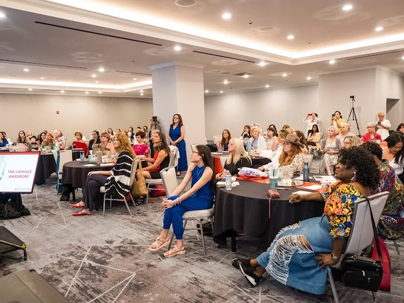 A room of women at Linda Paige Live, the weekly group coaching calls