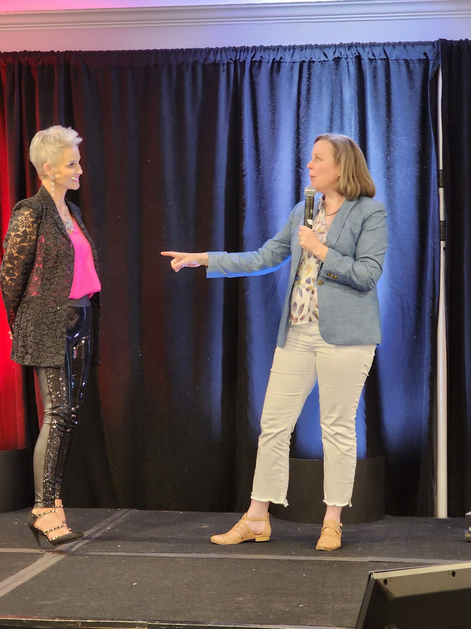 Linda Paige coaching on stage at LP Live 2024